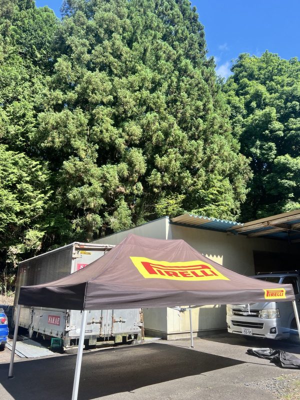 次回は9月5日！ 進行スタッフとピレリタイヤサービスをお手伝…（写真2）
