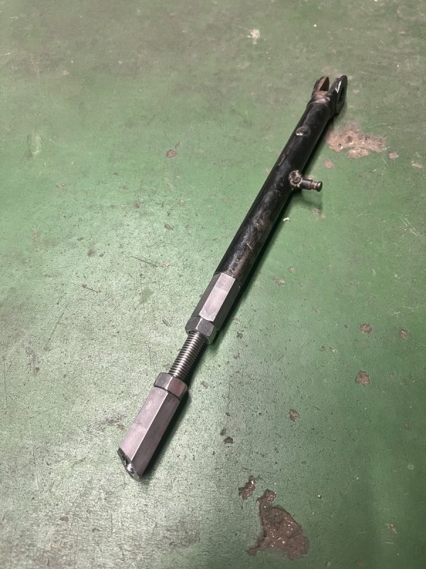 FTR223 がロンスイになったので、サイドスタンドが合わな…（写真2）